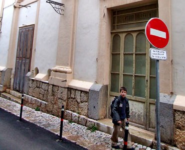Alumne Fossaret passant per la "Defensora"- Any 2007.